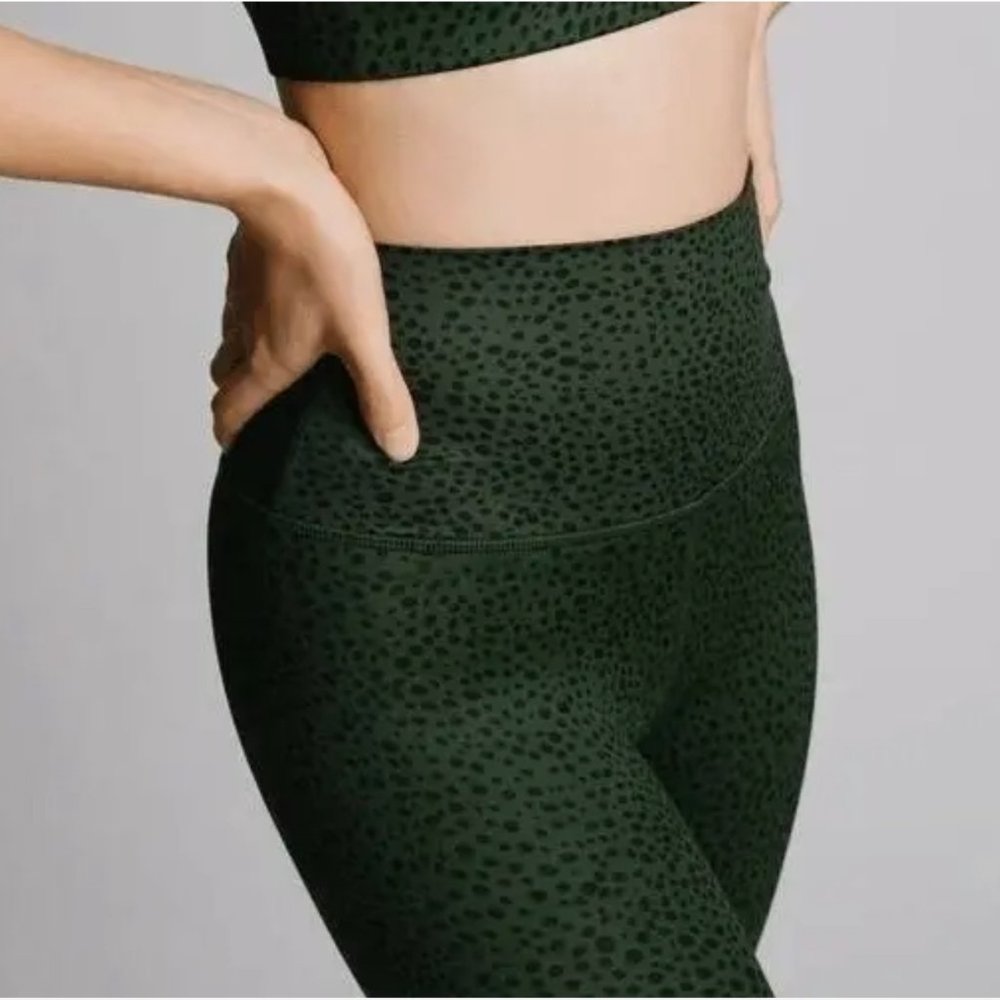 NWOT Zyia Spotted Pine Leggings size 6-8